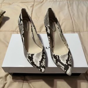 New in box Alfani heels